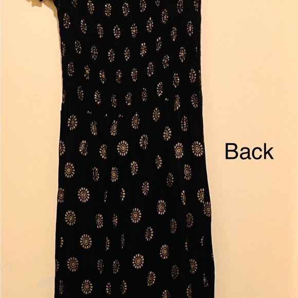 Woman’s Sz Small Black w Metallic Gold Geometric Floral Design Maxi Dress. - Picture 4 of 5